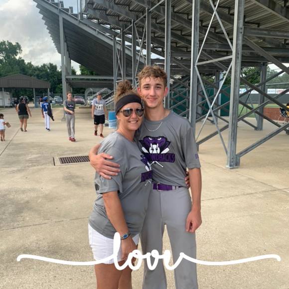 Meet your Posher, Danielle - Picture 1 of 1